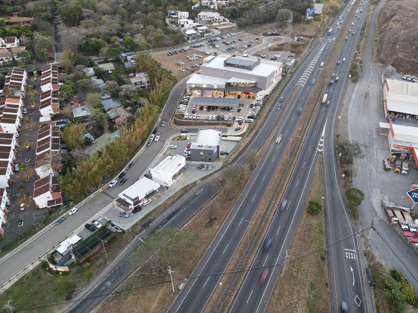 Foto Drone plaza comercial