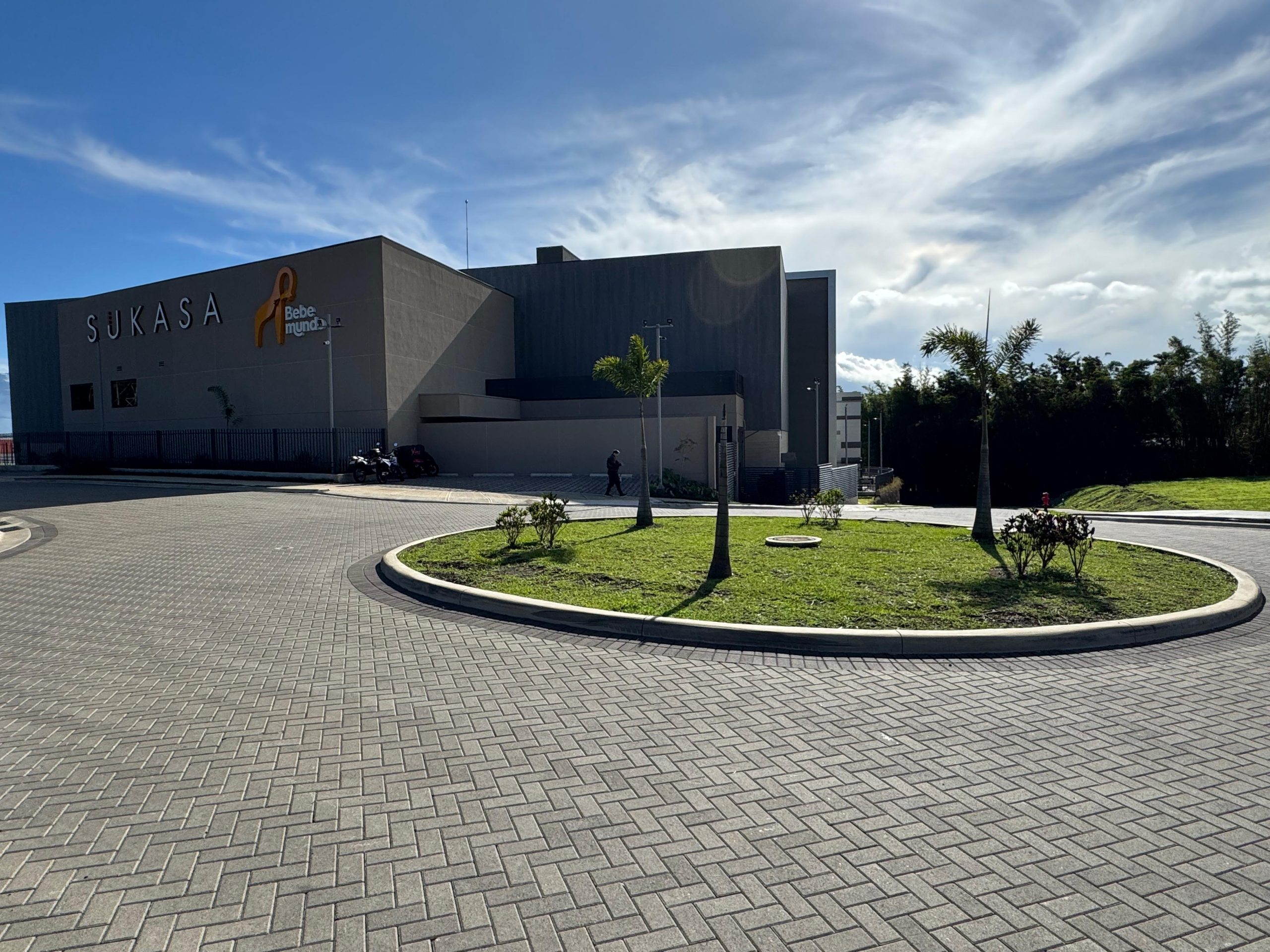 plaza comercial