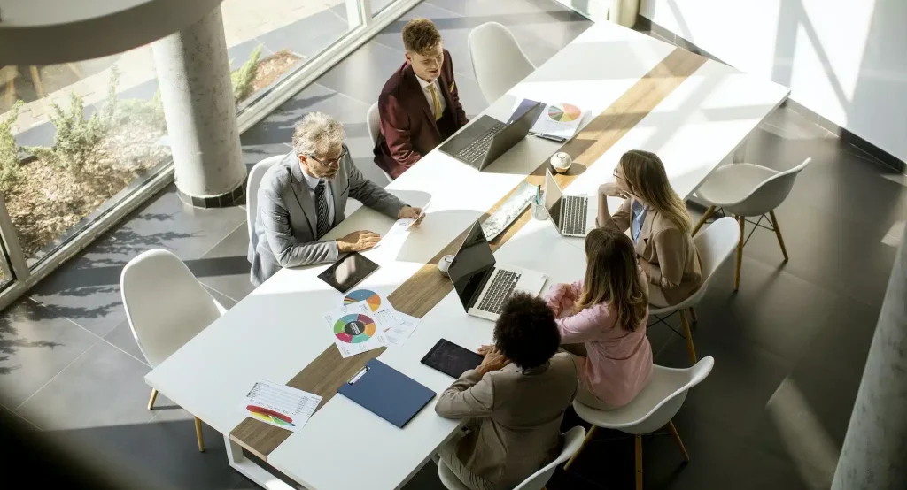multiethnic-business-people-working-together-in-the-office